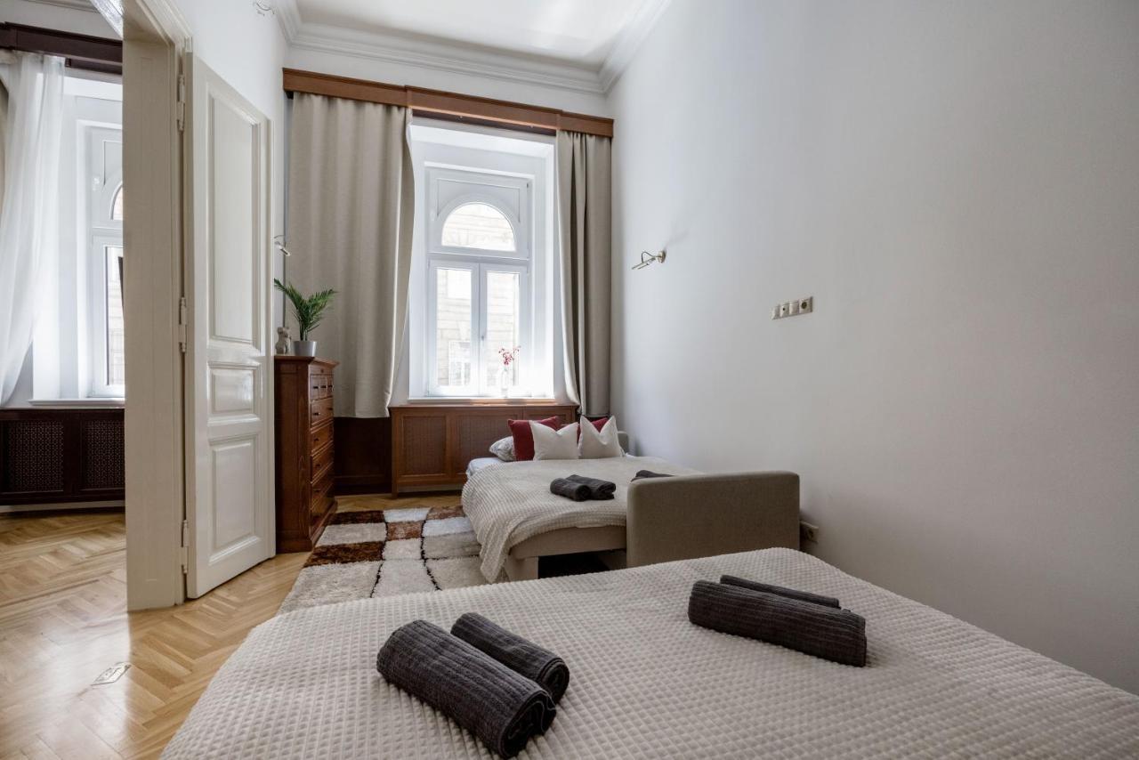 Luxe, Historic Home Near Downtown Landmarks 19Th Century Βουδαπέστη Εξωτερικό φωτογραφία